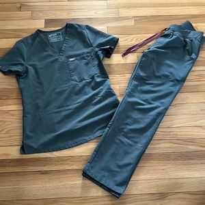 Figs Scrubs - Bonsai (limited edition) XS Catarina Top, XS petite Kade bottom